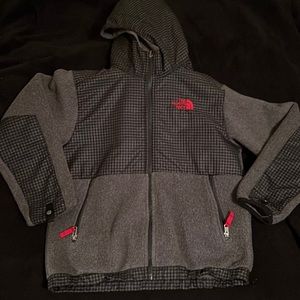 Boys gray north face jacket size medium 10-12. Zipper front